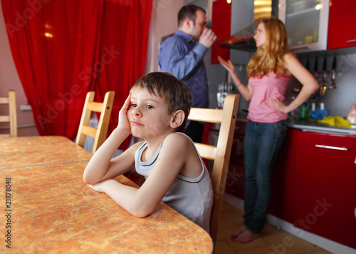Foto: Parents swear, and child worries Parents swear, and child worries