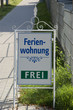 Schild Ferienwohnung frei