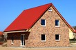 Foto: Neubau Einfamilienhaus neutral vor blauem Himmel Neubau Einfamilienhaus neutral vor blauem Himmel