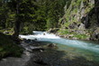Berge d'une rivière de montagne