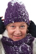 Eine Frau im Schnee.