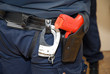 pistolet menotte sécurité police gendarmerie