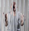 jeune homme injustice prisonnier