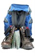 2 Wanderschuhe mit Karte und Rucksack