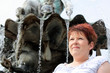 Frau am Neptunbrunnen