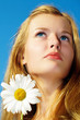 Foto: Girl with chamomile Girl with chamomile