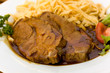 Schweinebraten mit Malzsoße und Spätzle