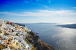 Aussicht auf das bunte Fira auf Santorin, Kykladen, Griechenland Aussicht auf das bunte Fira auf Santorin, Kykladen, Griechenland
