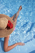 Foto: Mujer y Una Piscina Mujer y Una Piscina
