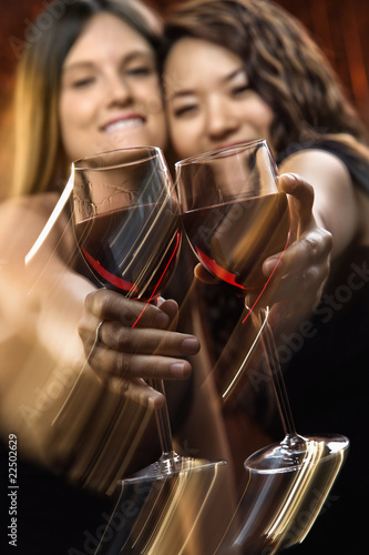 Foto: Women with red wine Women with red wine