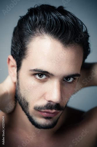 Photo: homme brun beauté mode homme brun beauté mode
