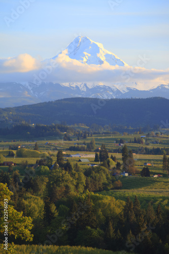 Photo: Hood River valley & Mt. Hood Hood River valley & Mt. Hood