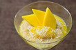 Grießpudding mit Mango