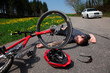 Radfahrer Unfall mit Mountainbike auf Landstraße
