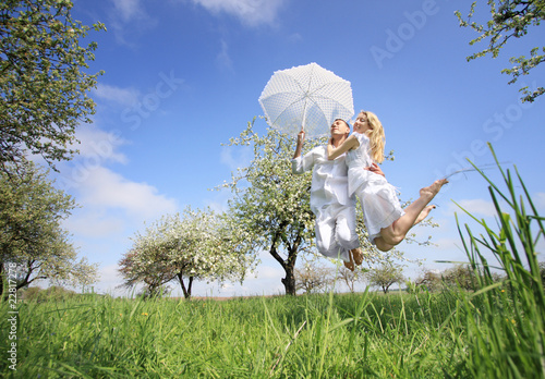 Foto: happy couple outdoor happy couple outdoor