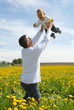 Familienspass - Vater wirft Sohn hoch - Familienspass - Vater wirft Sohn hoch -