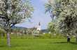 Kirche im Frühling Kirche im Frühling