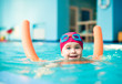 Foto: Child in a swimming pool Child in a swimming pool