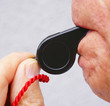 Anpfiff mit Trillerpfeife - Whistle