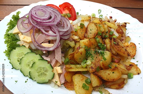 Foto: Schweizer Wurstsalat Schweizer Wurstsalat
