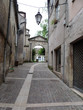 Ancienne rue pavée à clamecy, France