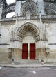 Entrée de la Collégiale Saint-Martin, Clamecy, France