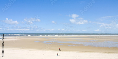 Foto: Idyllischer Tag an der Nordsee im Sommer Idyllischer Tag an der Nordsee im Sommer