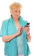 Frau mit GPS Gerät beim Geocache