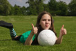 Foto: Mädchen mit Fussball, Girl with football Mädchen mit Fussball, Girl with football