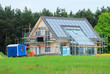 Niedrigenergiehaus Baustelle am Wald