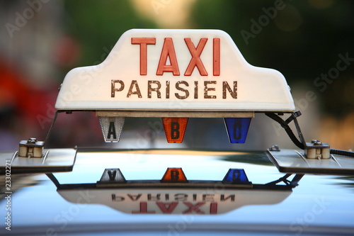 Photo: taxi parisien taxi parisien