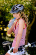 Foto: Frau mit Mountainbike Fahrrad Frau mit Mountainbike Fahrrad
