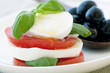 Caprese mit Oliven