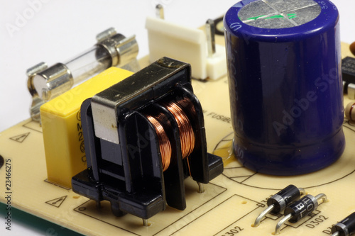 Foto: Elektronik Bauteile auf Platine Elektronik Bauteile auf Platine