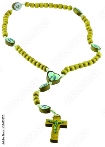Photo: chapelet catholique perles bois, fond blanc chapelet catholique perles bois, fond blanc