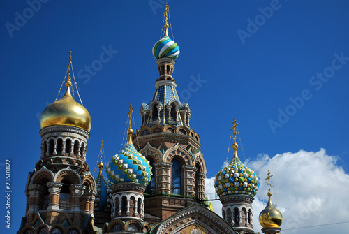 Photo: Les bulbes du Saang-Versé à St Petersbourg Les bulbes du Saang-Versé à St Petersbourg