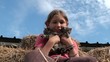 chatons avec enfant chatons avec enfant
