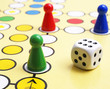 Foto: Gesellschaftsspiel mit Würfel - Parlour Game Gesellschaftsspiel mit Würfel - Parlour Game