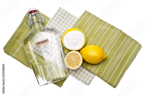 Foto: Natural Cleaning with Lemons, Baking Soda and Vinegar Natural Cleaning with Lemons, Baking Soda and Vinegar