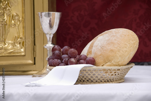 Photo: grapes and bread grapes and bread