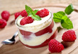 himbeer dessert im glas