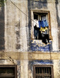 ventana con ropa