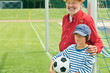Großvater, Enkel, Fußball