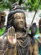 Статуя индийского бога Вишну .