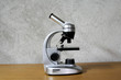 le microscope