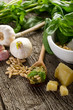 pesto over spoon -cucchiaio con pesto pesto over spoon -cucchiaio con pesto