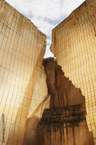 Foto: ancient quarry ancient quarry