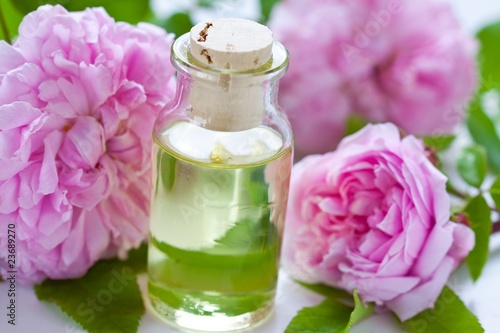 Foto: Rose oil Rose oil