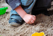 Hand im Sand