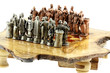 jeu d'échec bois et métal, fond blanc jeu d'échec bois et métal, fond blanc